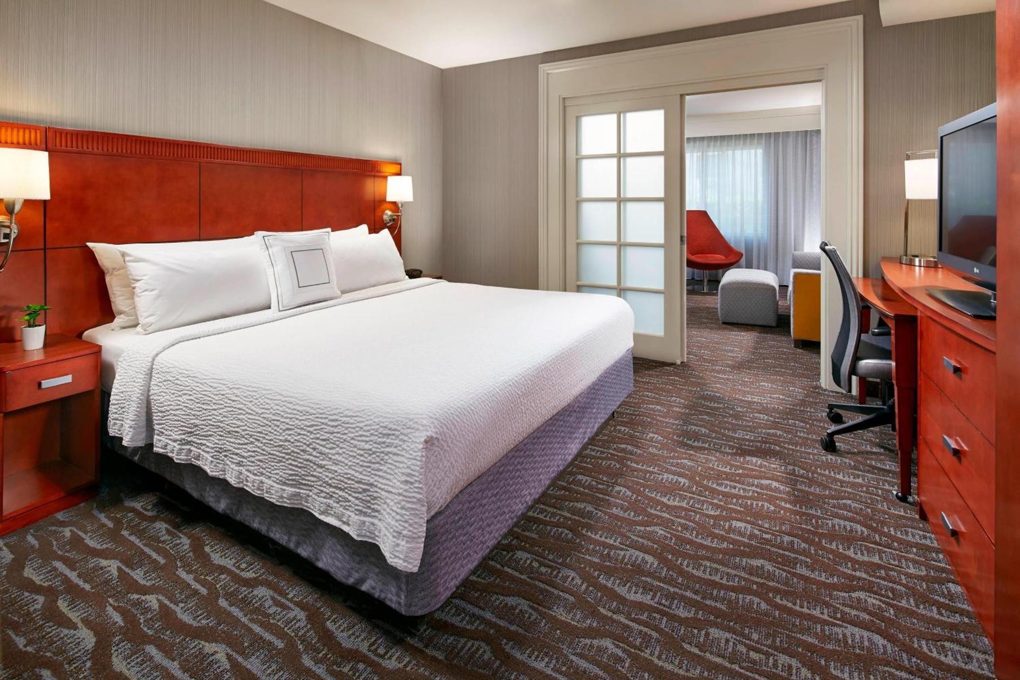 Courtyard By Marriott Resort/convention Center 3*